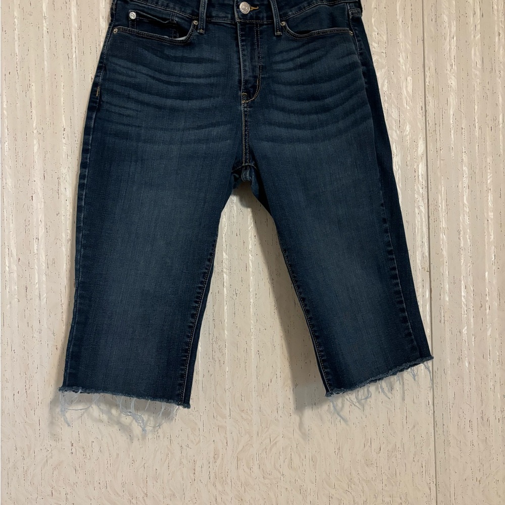 Denizen from Levi's Dark Blue Cropped Jeans